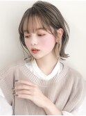 小顔くびれヘア外ハネボブ薄めバングペールベージュ美髪