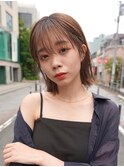 ミディアムレイヤーボブ顔まわりレイヤー透明感ベージュ