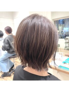 デューク(du c) ぱつんとボブ(あご下3cm)