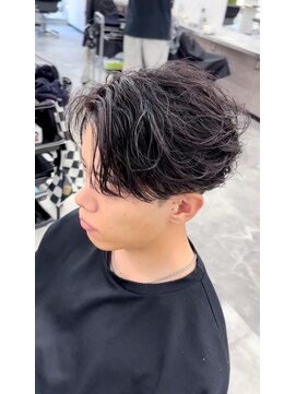 オム ブランシェ(HOMME BLANCHE’) 【Ryo】波巻きフェザーパーマ