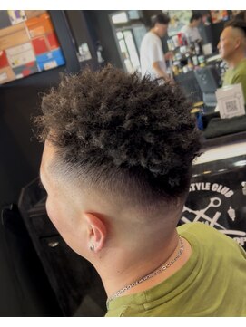 バーバースタイルクラブフォー(BARBER STYLE CLUB 4) スパイキーアフロ
