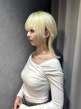 リラス 博多(rilas) 中性ウルフ　ハイトーン　ウルフカット　レイヤー