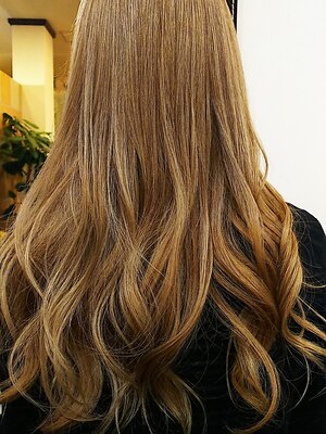 “髪のダメージを最小限に―”お洒落×キレイを同時に叶える！ヘアケアにこだわったカラーが自慢♪