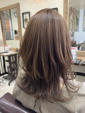 アン アミゥ(Un amiw.) ミディアムレイヤー