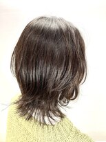 10代20代30代/ウルフ/ミディアムウルフ/外ハネ/くびれシルエット
