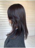 ダークグレージュセミロング ゆるやかウェーブ 顔まわりレイヤー