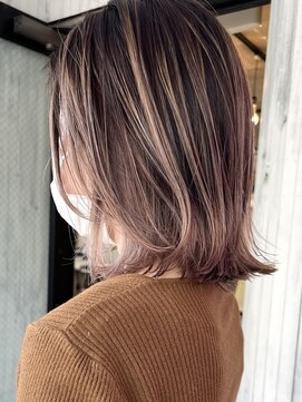 ヨッカ(YOCCA) バレイヤージュ+肩についてハネる