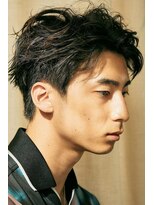 ノイ(noi)&nbsp;センターパートニュアンスパーマ刈り上げツーブロックメンズヘア