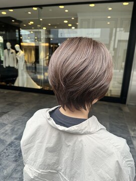 ヨペ(yeope) 【くびれのあるショートヘア】ハイライトも沿えて