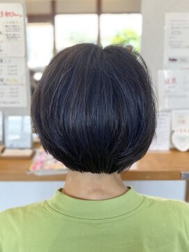 ギャロップヘアー ショートボブ×白髪ぼかしカラー