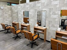 プラスカラー 静岡丸子店(+color)の雰囲気(明るい雰囲気の店内。)