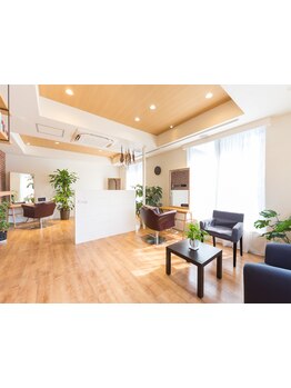 気軽に通えるアットホームな雰囲気が魅力♪大型店にはない、落ち着いた空間でゆったりとしたサロン時間を。