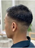 メンズフェードスタイル短髪刈り上げアップバングメンズカット