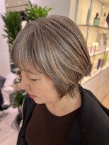 ステア ケース(stair case)&nbsp;リタッチとローライトで作る白髪ぼかし