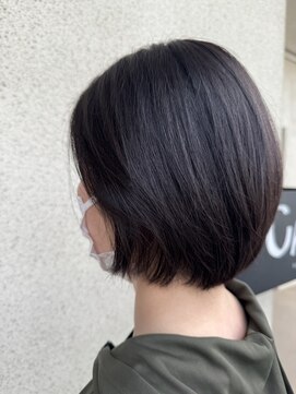 モック(moc) 女性らしいショートボブスタイル