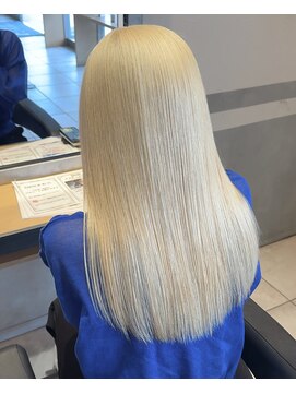 リプル(RIPPLE) 越谷　埼玉　ハイトーン　ブリーチカラー　ホワイトカラー　runa