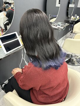 ホワイト 梅田(white) 裾カラー×青>