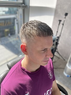 メグロバーバーショップロッポンギ 目黒六(MEGURO BARBER SHOP 6PPONGI) クロップフェード