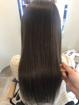 アールサロン アオヤマ(Rr SALON AOYAMA) プラチナミネコラカット
