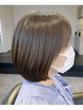 ユーリ(JUURI) 秋のショートボブ