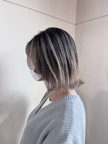 ドライブ(drive)&nbsp;バレイヤージュ　外ハネボブ　ホワイトベージュ　ケアブリーチ