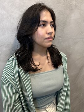 ワッツユアヘアストーリー(What’s your hair story) レイヤーカット/カーテンバング/癖毛活かし/セミロング