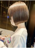 大人ショートボブ小顔補正立体艶感ハイトーンショートカット