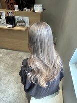 アヴァンス 京橋店(AVANCE)&nbsp;ホワイト系のグレージュヘア