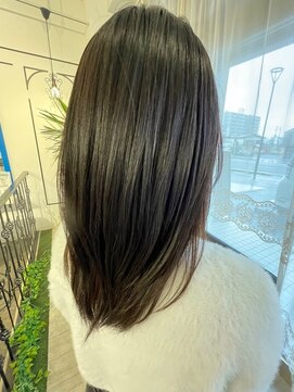 ベルメール ヘアー(Belle mer hair) ミディアムレイヤー　ウルフ　暗髪グレージュ　顔周りカット