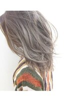 ローエン(ROWEN)&nbsp;透明感のあるグレージュ　　ゲストスタイル