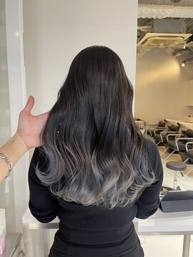 アライブ ハラジュク(ALIVE harajuku) ホワイトシルバーグラデーションryota