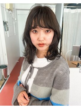 シロ(ciLo) ダークトーン×ミディアム×レイヤーカット