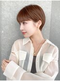 ショート×顔周り×前髪×シルキーベージュ×グレージュカラー