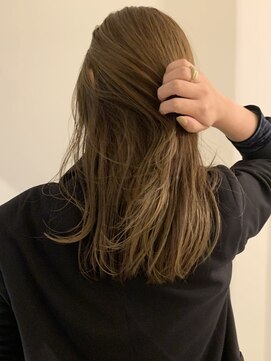 ユニコ(unico) オリーブベージュ/オリーブグレージュ/レイヤーカット