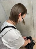 斜めバング/グレージュカラー/デザインカラー/シルキーベージュ