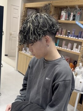 ウシワカマルエムティードット 富士宮店(USHIWAKAMARU MT.) 波巻きスパイラル×ホワイトメッシュ