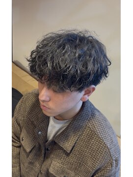 ニト(nito.) ナチュラル束感シャドウパーマ韓国風×センターパート行徳浦安