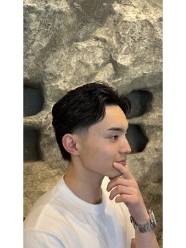 チルチェア 横浜(CHILL CHAIR) 毛流れテーパーフェード　<横浜/バーバー>