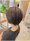 細め白髪ぼかしハイライト&すっきりショート