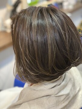 ブルー エアリ(BLUE eari) 外国人風ハイライトボブ