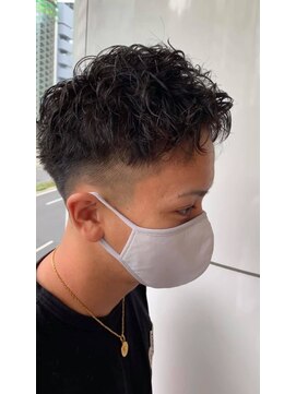 アリーズ シブヤ(ALLYS shibuya) ツイストスパイラル 刈り上げ ツーブロック フェードカット