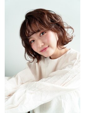 デューヘアー(due hair) ふんわり 波巻き ミディアムボブ
