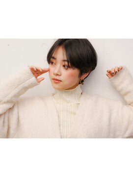 ファロ 二子玉川(falo) センターパート　小顔ショート【falo二子玉川】