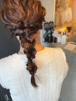 リタ 枚方(Rita) 20代30代大人可愛いお呼ばれスタイル編みおろしブラウン