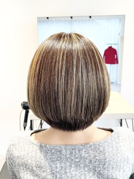 ストフ(stof) 大人ショートボブ/ハイライト/丸みショート/ショートカット