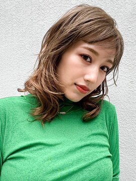 ノラ ウメダ(NORA UMEDA) レイヤーロングワンカール姫カットシアーカラーセミディ