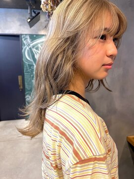 イキプラスディードットログ 大和八木駅前店(ikii+D.Log) ブリーチオンカラー金髪ホワイトブリーチ 奈良 橿原