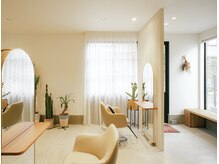 ファヴォリ(favori)の雰囲気（明るく開放感ある居心地の良い店内でリラクゼーション効果大♪）