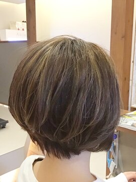 ピールアーク(peal ark) ショートボブ×ハイライト