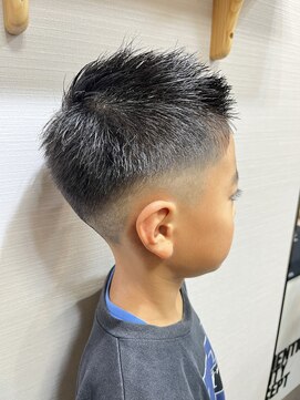 ムスビ(Musubi) キッズフェードカット(ジュニアカット)|短めで爽やかスタイル